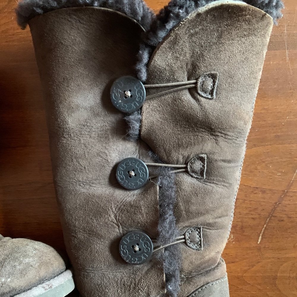 Ugg Bailey Button - image 2
